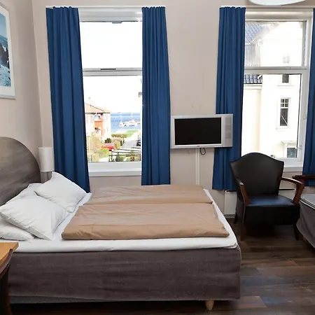 Hotel Sjoglott 3*